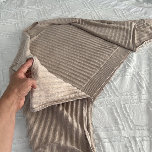 LuluLemon Forward Flow Poncho Yoga Cover Up/OS - Picture 7 of 15